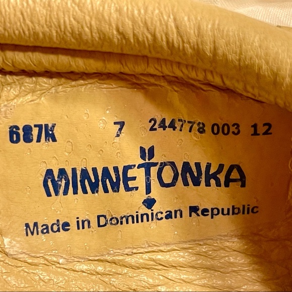 Minnetonka Frisco Western bootie. Leather and woven blanket pattern fabr… - Picture 8 of 8